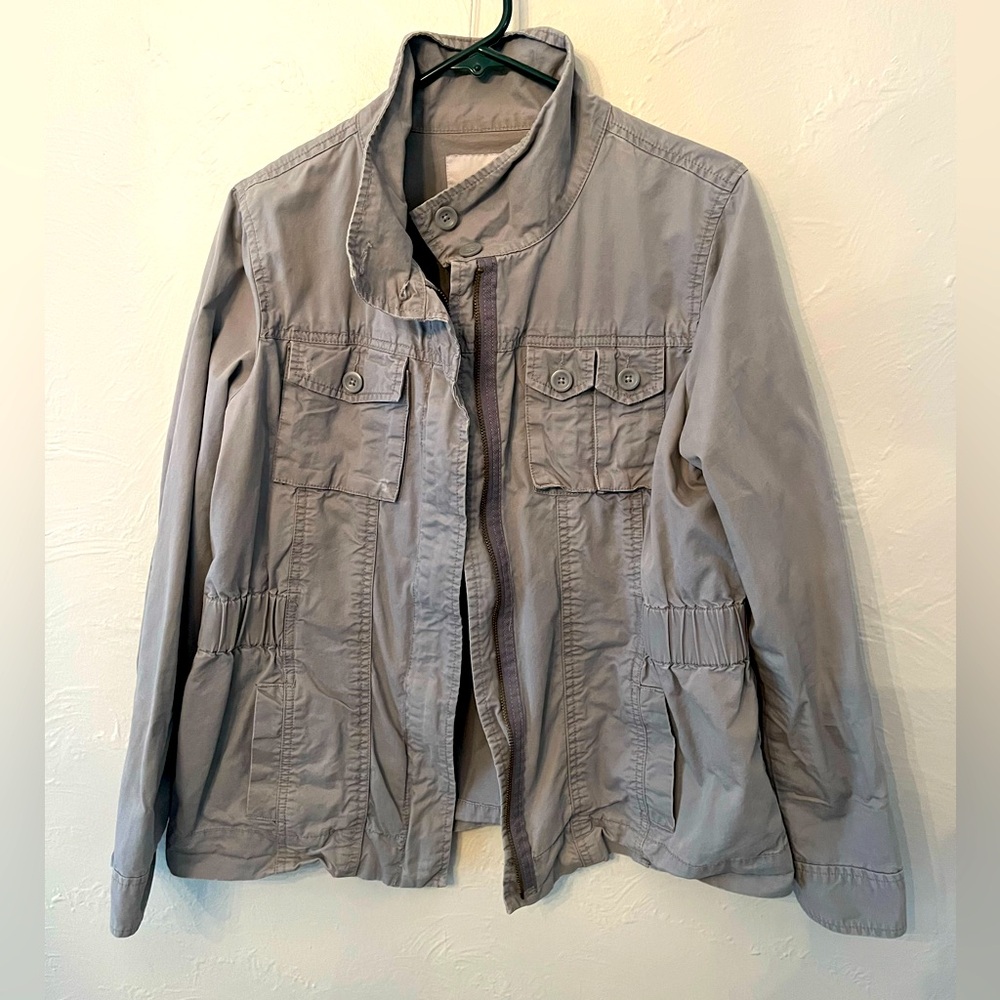 Ultility jacket with zipper closure, pockets, button sleeves. Grey. Old Navy